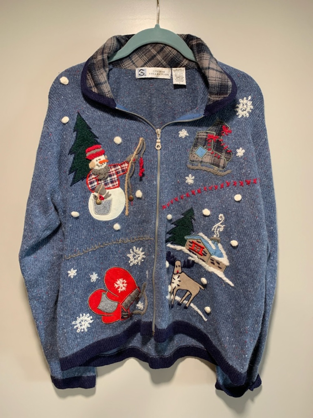 Vintage Studio Collection Holiday Ski Scene Zip-Up Sweater Large - Blue